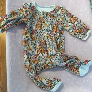 EUC floral Magnetic Me sleeper, size 0-3 months. Worn only a few times